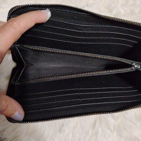 YSL Saint Laurent Black Logo Leather Zippy Wallet - Picture 6 of 8